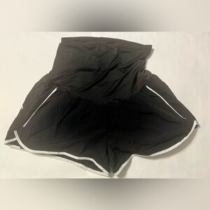 Maacie For moms To Be Athletic Maternity Shorts Black & White Size Large